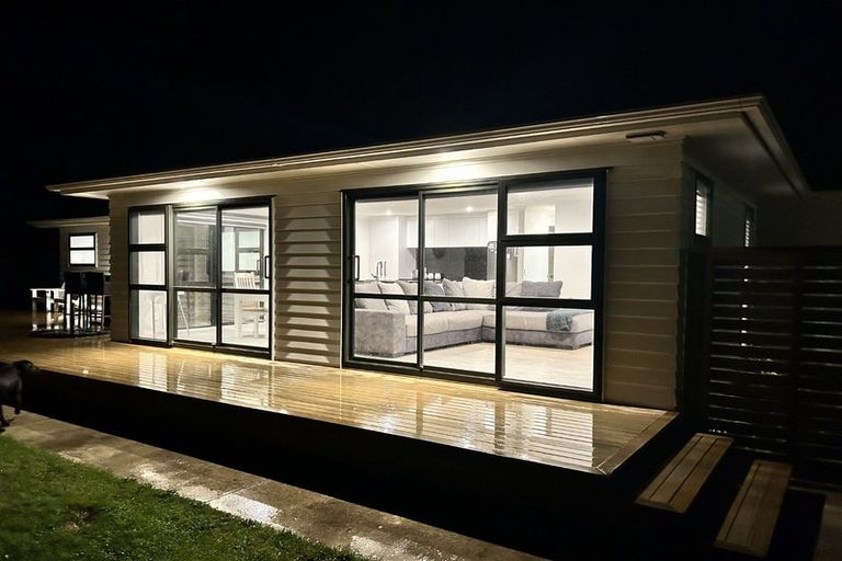 Photo of property in 17 Jack Vaughan Grove, Wainuiomata, Lower Hutt, 5014