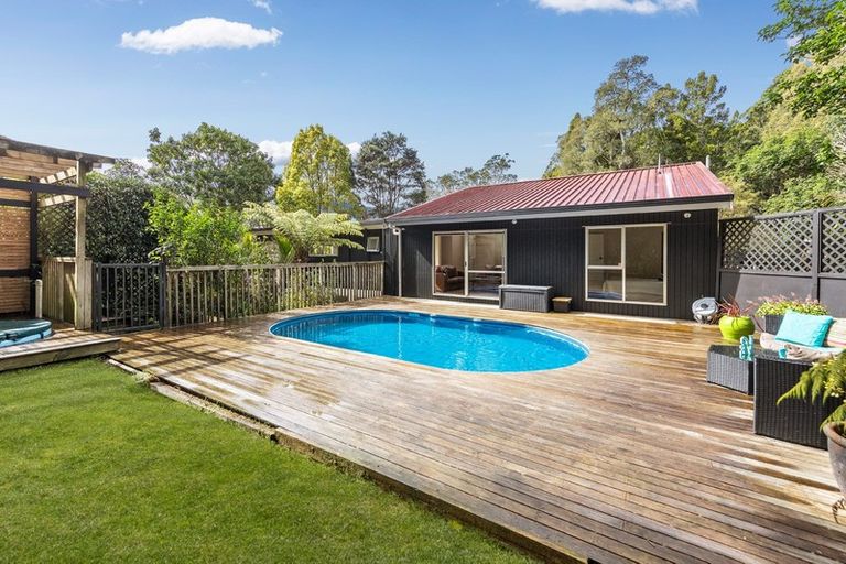 Photo of property in 26 Daffodil Street, Titirangi, Auckland, 0604