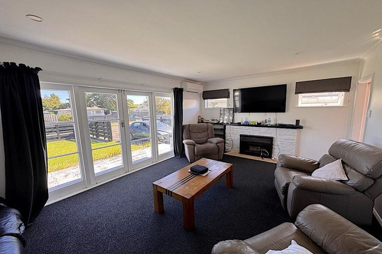 Photo of property in 12 Galway Avenue, Hokowhitu, Palmerston North, 4410