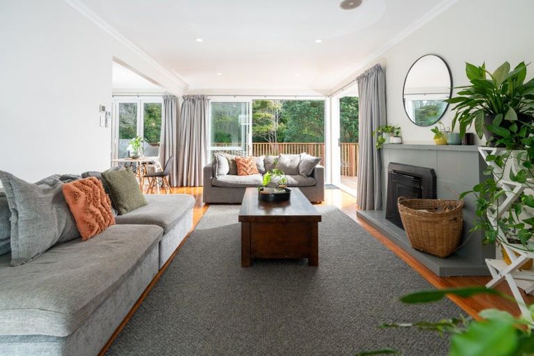 Photo of property in 24 Mahoe Street, Tawa, Wellington, 5028