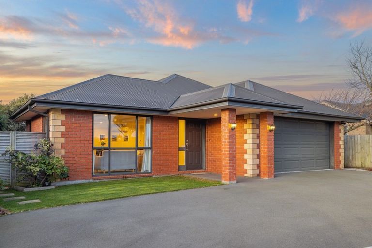 Photo of property in 15 Hideaway Gate, Parklands, Christchurch, 8083