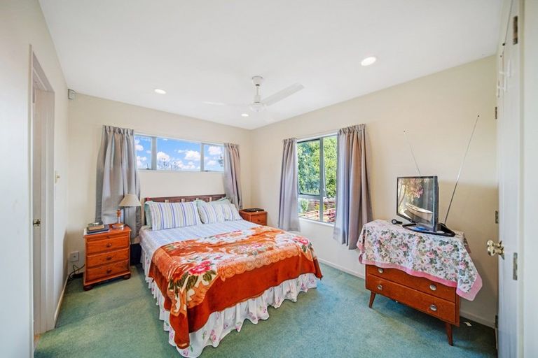 Photo of property in 2/363 Pakuranga Road, Pakuranga Heights, Auckland, 2010