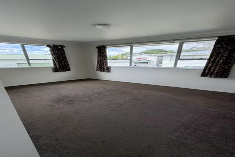 Photo of property in 26 Sunline Avenue, Massey, Auckland, 0614