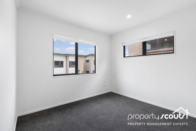 Photo of property in 12 Pangu Way, Mangere, Auckland, 2022