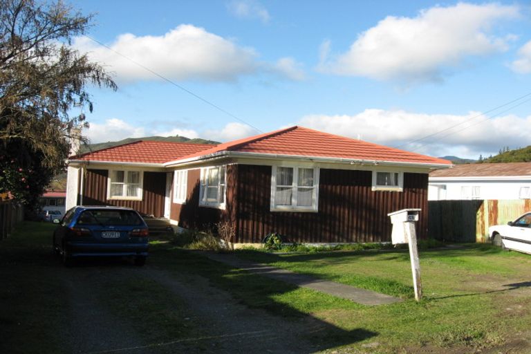Photo of property in 48 Holland Street, Wainuiomata, Lower Hutt, 5014
