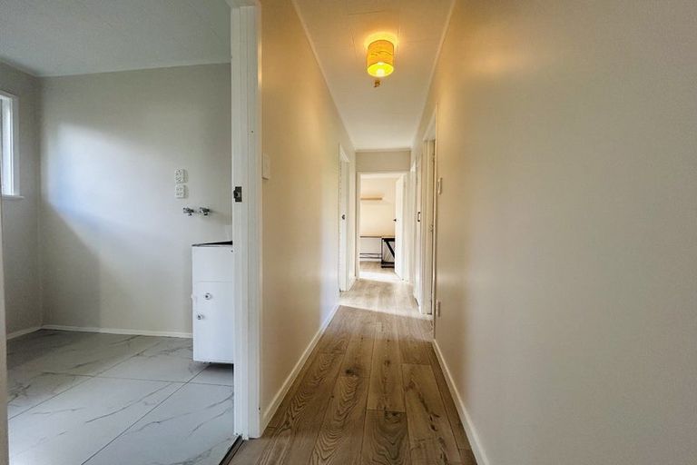 Photo of property in 1/8a Alma Street, Te Atatu South, Auckland, 0610