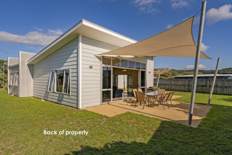 Photo of property in 15 Pacific Place, Whitianga, 3510