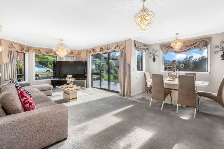Photo of property in 5 Dusky Crescent, Aotea, Porirua, 5024