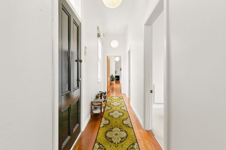 Photo of property in 5 Carrington Street, Mount Cook, Wellington, 6021