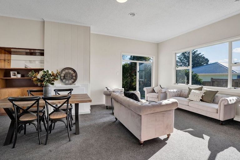 Photo of property in 39 Maire Street, Inglewood, 4330