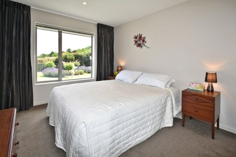 Photo of property in 21 Strathcarron Place, Broomfield, Christchurch, 8042