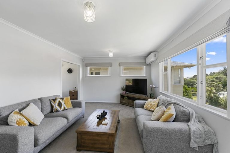 Photo of property in 95 Kenmore Street, Newlands, Wellington, 6037