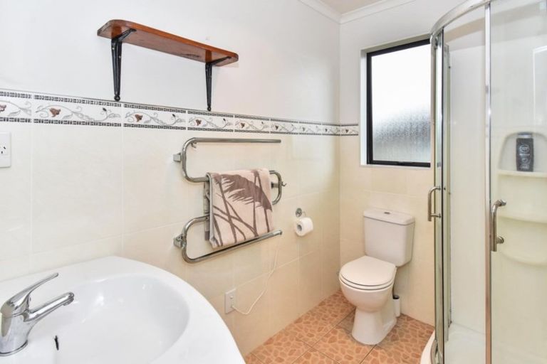 Photo of property in 55 Saralee Drive, Manurewa, Auckland, 2105