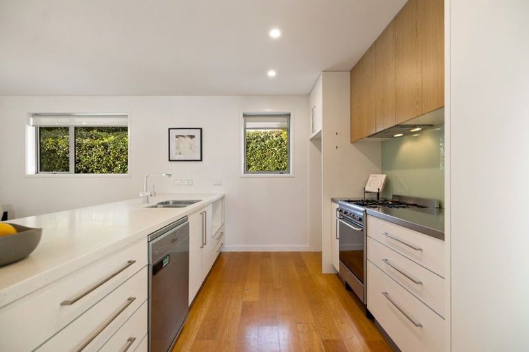 Photo of property in 42 Sylvan Street, Lake Hayes, Queenstown, 9304