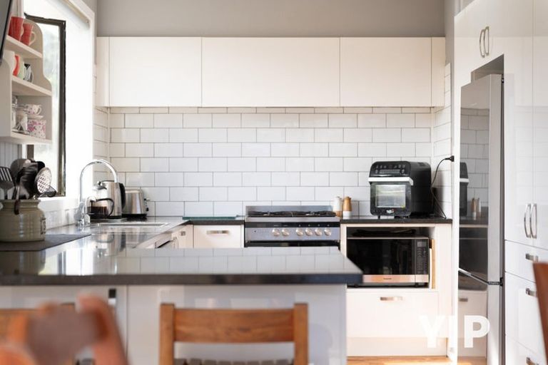 Photo of property in 20 Lyndfield Lane, Newlands, Wellington, 6037