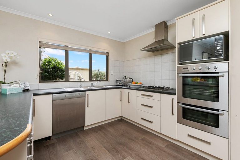 Photo of property in 2 Kildonan Place, Bethlehem, Tauranga, 3110