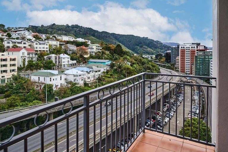 Photo of property in Atrium Towers, 8f/154 The Terrace, Wellington Central, Wellington, 6011