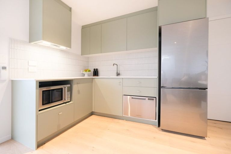 Photo of property in 13 Lynngate Place, Hillcrest, Auckland, 0627