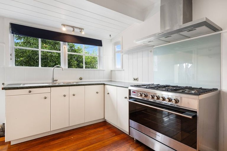 Photo of property in 210 Gascoigne Street, Raureka, Hastings, 4120