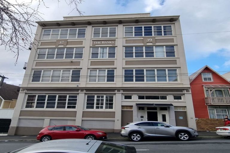 Photo of property in 37u5 Majoribanks Street, Mount Victoria, Wellington, 6011