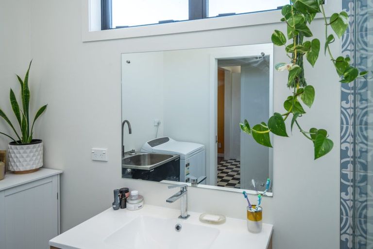 Photo of property in 12 Root Street, Gisborne, 4010