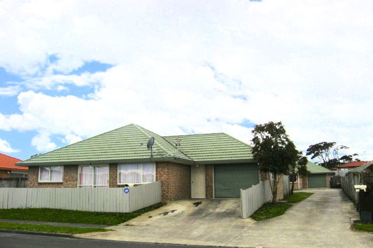 Photo of property in 2/49 Robert Skelton Place, Clendon Park, Auckland, 2103