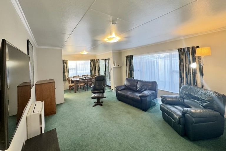 Photo of property in 6 Bethel Court, Milson, Palmerston North, 4414