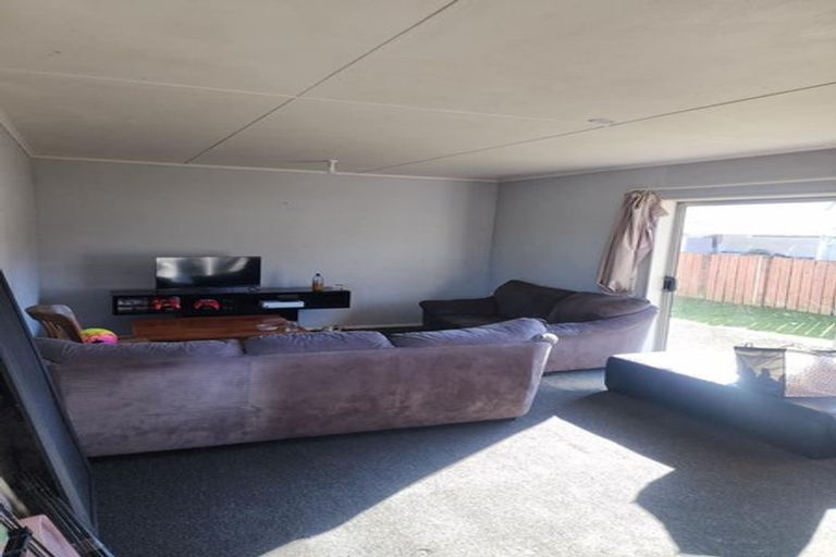 Photo of property in 299 Wellington Road, Wainuiomata, Lower Hutt, 5014