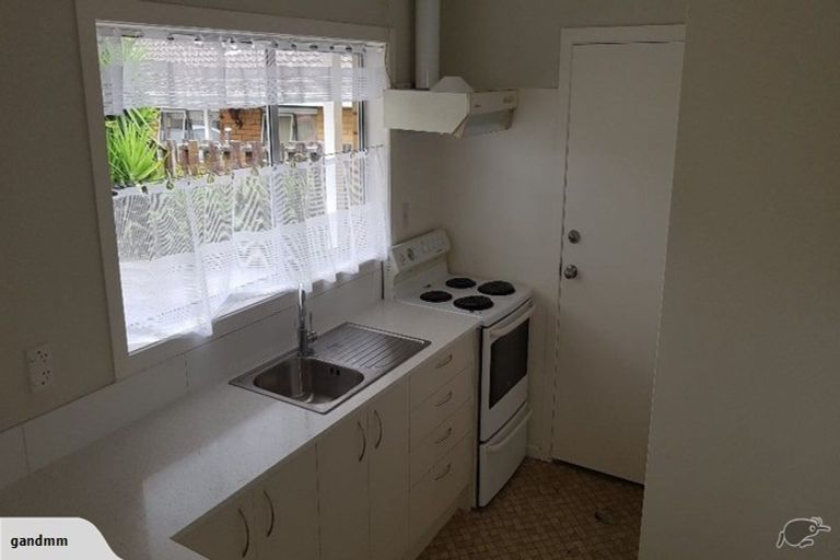 Photo of property in 30 Faith Bullock Place, New Lynn, Auckland, 0600