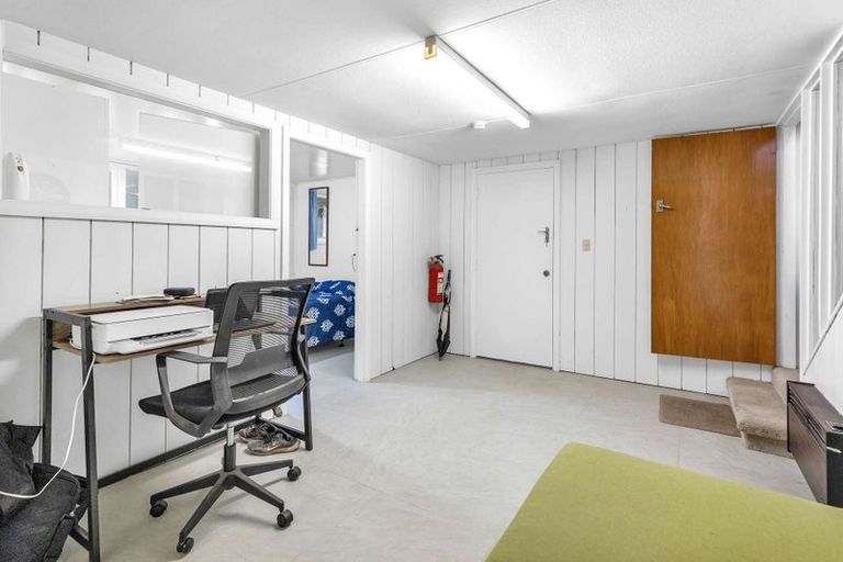 Photo of property in 255 Cambridge Street, Levin, 5510