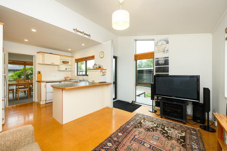 Photo of property in 3 Earl Place, Hokowhitu, Palmerston North, 4410
