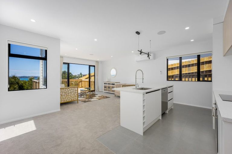 Photo of property in 254a Whangaparaoa Road, Red Beach, 0932