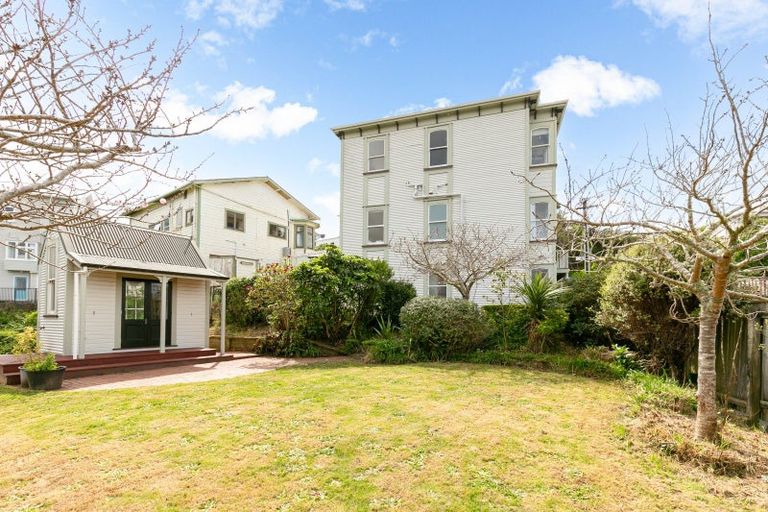 Photo of property in 49 Devon Street, Aro Valley, Wellington, 6021
