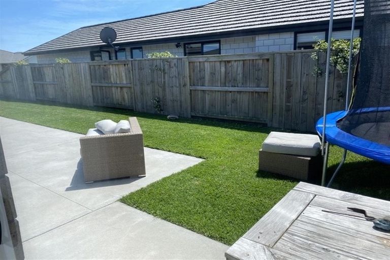 Photo of property in 32 Harding Drive, Papamoa Beach, Papamoa, 3118