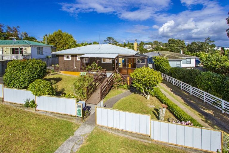 Photo of property in 47 Kia Ora Road, Beach Haven, Auckland, 0626