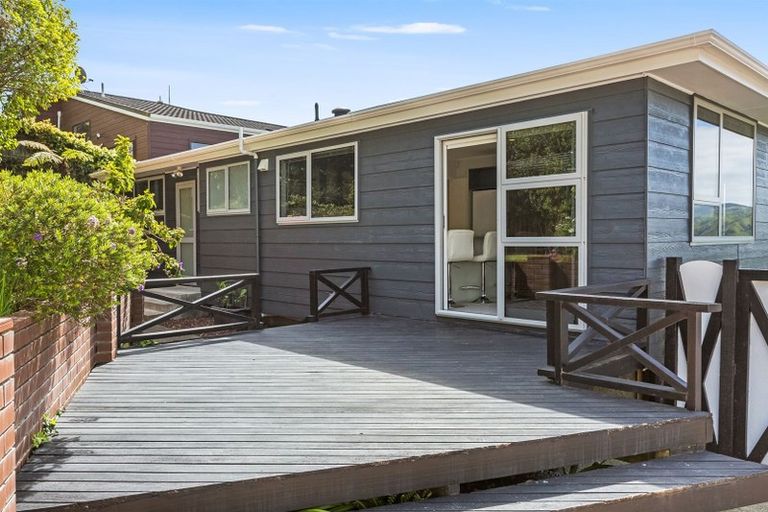 Photo of property in 35 Leeward Drive, Whitby, Porirua, 5024