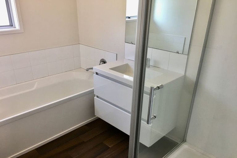 Photo of property in 390 Bucklands Beach Road, Bucklands Beach, Auckland, 2012
