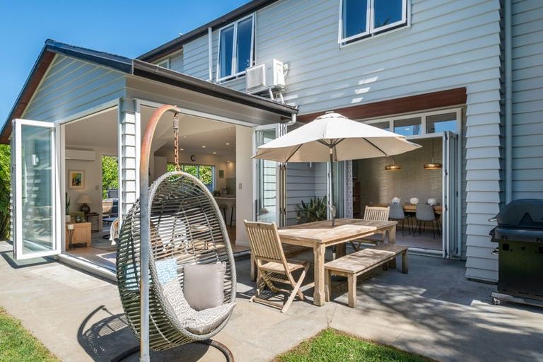 Photo of property in 8 Tree Fern Trail, Campbells Bay, Auckland, 0630