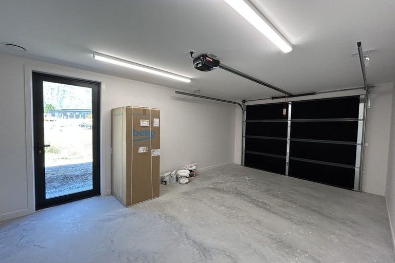 Photo of property in 18 Rowe Drive, Jacks Point, 9371