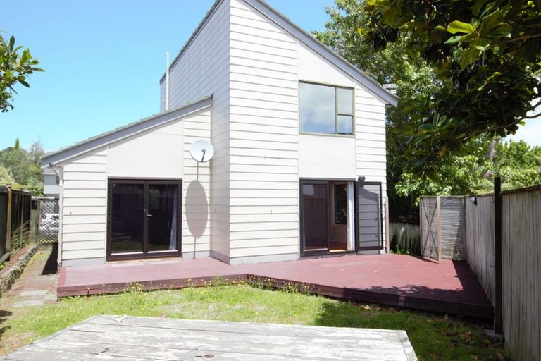 Photo of property in 1/19 Tree View Avenue, Glenfield, Auckland, 0629