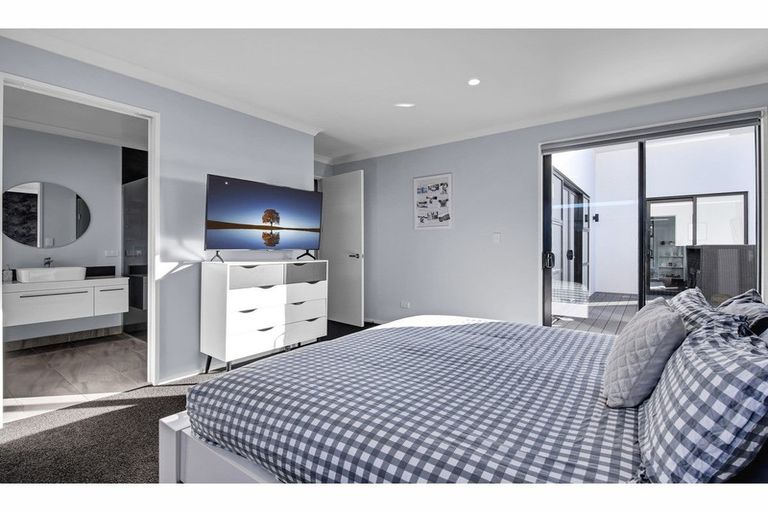 Photo of property in 33 Highgate Drive, Rangiora, 7400