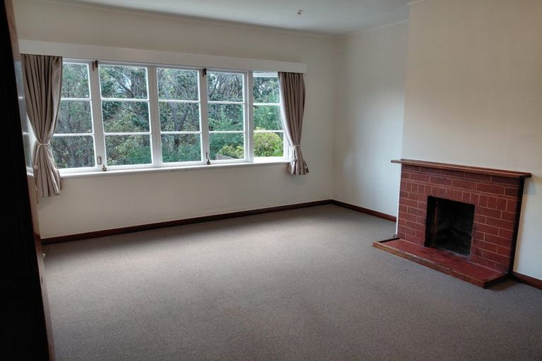 Photo of property in 16 Rodney Street, Northland, Wellington, 6012