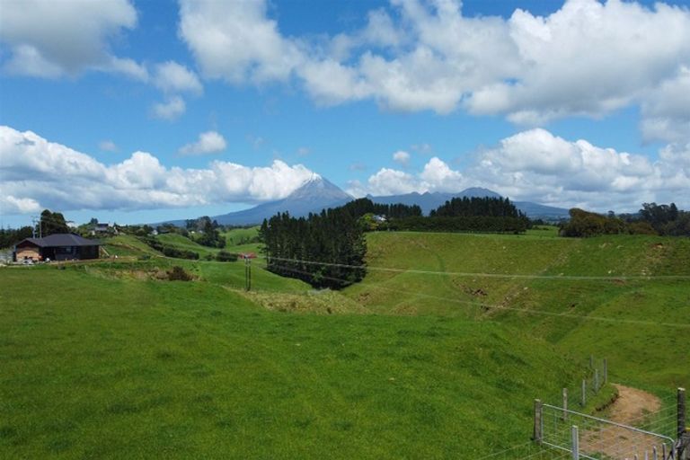 Photo of property in 590 Mangorei Road, Mangorei, New Plymouth, 4371