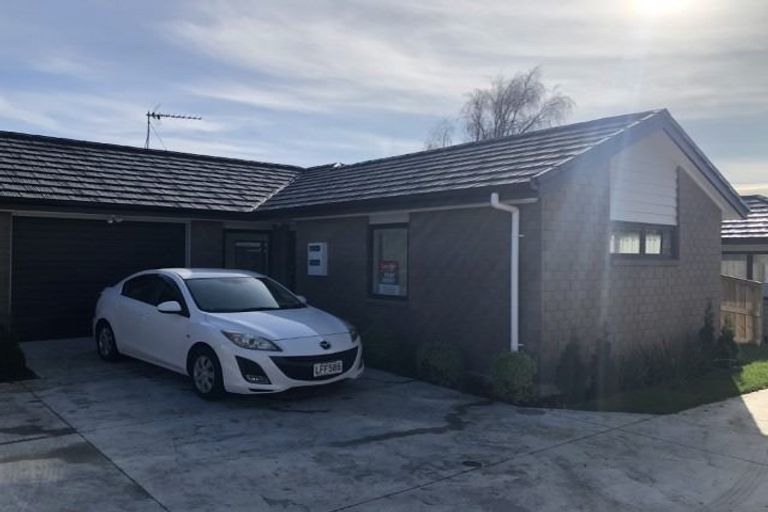 Photo of property in 10u2 Heath Street, Saint Andrews, Hamilton, 3200
