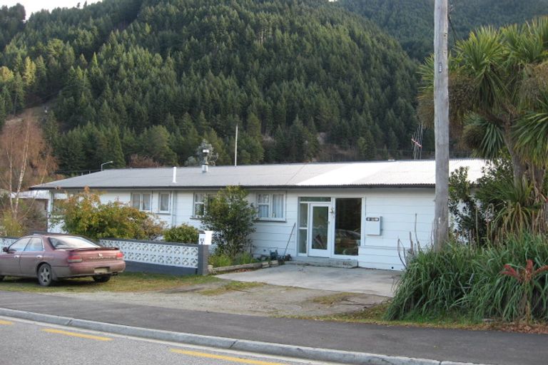 Photo of property in 10a&b Boundary Street, Queenstown, 9300
