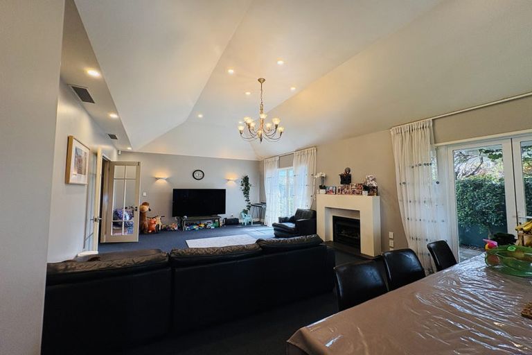 Photo of property in 6 Holly Court, Palmerston North, 4410