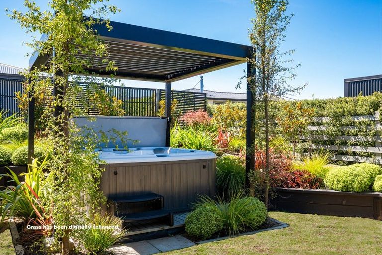 Photo of property in 16 Makomako Road, Wanaka, 9305