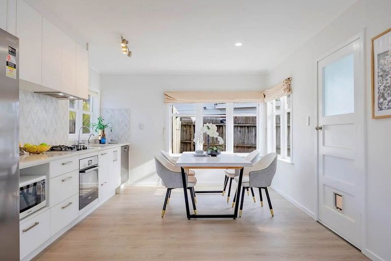 Photo of property in 23 Korotaha Terrace, Rothesay Bay, Auckland, 0630