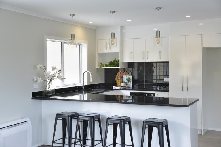 Photo of property in 60 Feist Street, Carterton, 5713