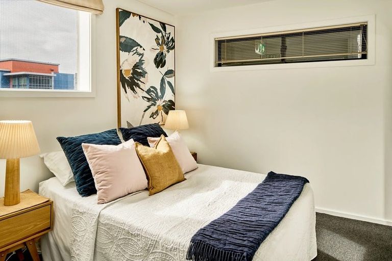 Photo of property in Atrium Towers, 8f/154 The Terrace, Wellington Central, Wellington, 6011